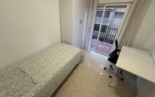 Magnífico piso de 4 dormitorios y 2 baños cerca de Universidad de Ciencias