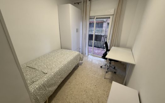 Magnífico piso de 4 dormitorios y 2 baños cerca de Universidad de Ciencias