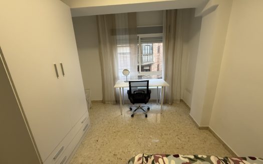 Magnífico piso de 4 dormitorios y 2 baños cerca de Universidad de Ciencias