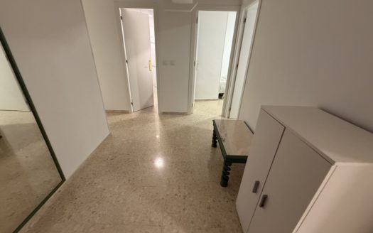 Magnífico piso de 4 dormitorios y 2 baños cerca de Universidad de Ciencias