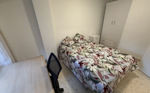 Magnífico piso de 4 dormitorios y 2 baños cerca de Universidad de Ciencias