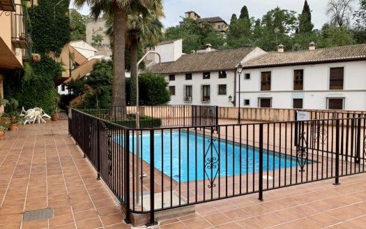 Magnífico estudio en una urbanización con piscina en Albayzín