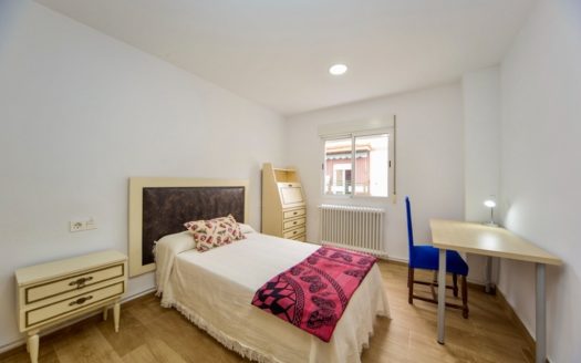 Excelente piso de 3 dormitorios y 2 baños en Plaza de Toros