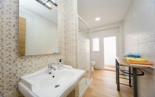Excelente piso de 3 dormitorios y 2 baños en Plaza de Toros