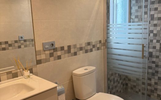 Alquiler de piso de 3 dormitorios en Camino de Ronda
