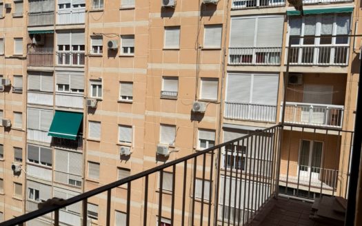 Alquiler de piso de 3 dormitorios en Camino de Ronda