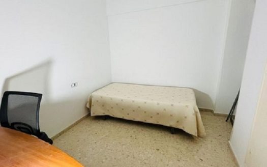 Magnífico piso de 4 dormitorios y 2 baños cerca de Universidad de Ciencias