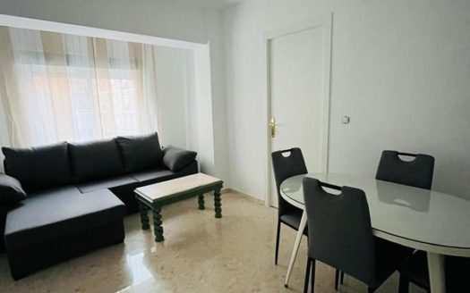 Magnífico piso de 4 dormitorios y 2 baños cerca de Universidad de Ciencias