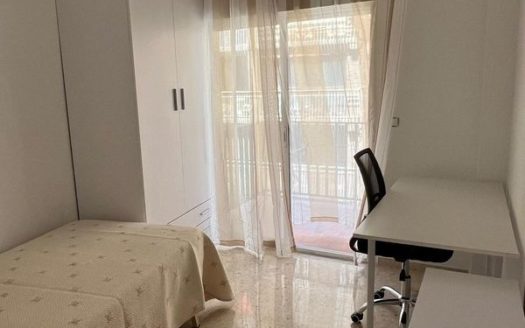 Magnífico piso de 4 dormitorios y 2 baños cerca de Universidad de Ciencias