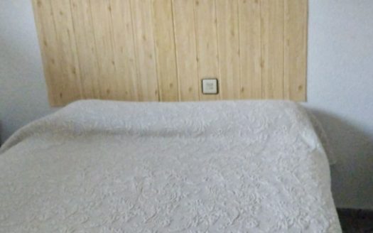 Estupendo piso de 4 dormitorios, con baño y aseo en Armilla