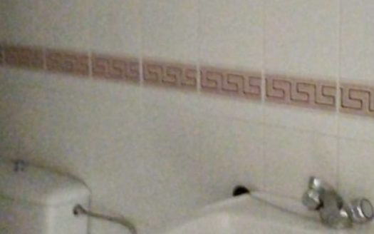 Estupendo piso de 4 dormitorios, con baño y aseo en Armilla