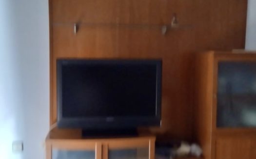 Estupendo piso de 4 dormitorios, con baño y aseo en Armilla