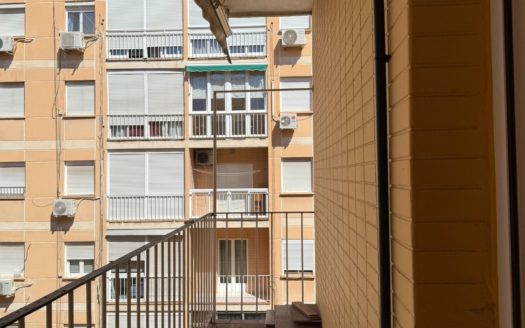 Alquiler de piso de 3 dormitorios en Camino de Ronda