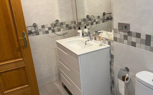 Alquiler de piso de 3 dormitorios en Camino de Ronda