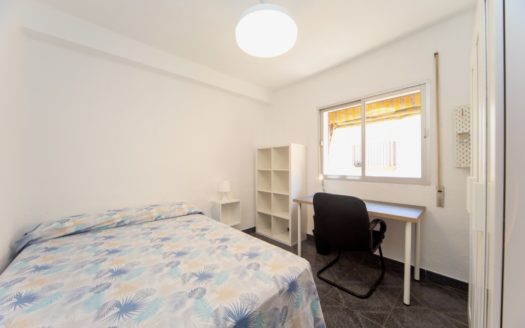 Habitaciones en piso de 3 dormitorios cerca del PTS