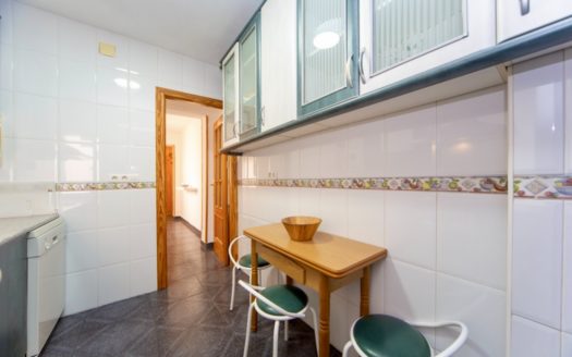 Habitaciones en piso de 3 dormitorios cerca del PTS