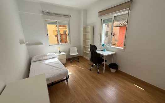 Habitaicones reformadas en piso en Realejo