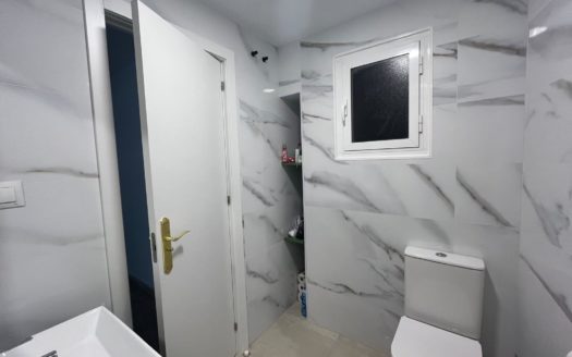 Magnífico piso de 4 dormitorios y 2 baños cerca de Universidad de Ciencias