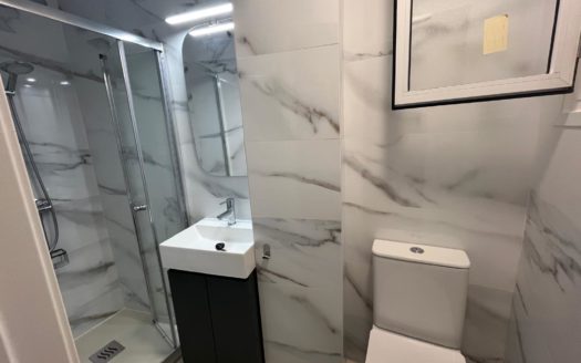 Magnífico piso de 4 dormitorios y 2 baños cerca de Universidad de Ciencias
