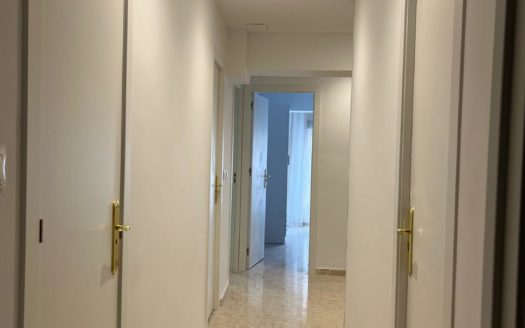 Magnífico piso de 4 dormitorios y 2 baños cerca de Universidad de Ciencias