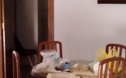 Estupendo piso de 4 dormitorios, con baño y aseo en Armilla