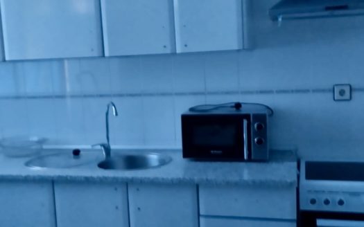 Estupendo piso de 4 dormitorios, con baño y aseo en Armilla