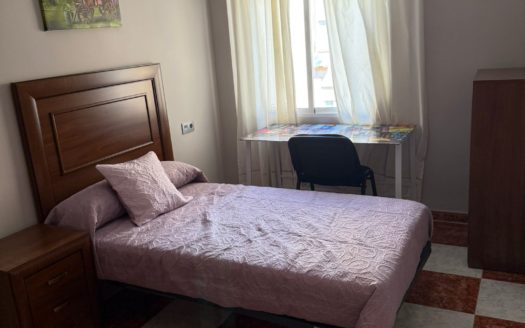 Alquiler de piso de 3 dormitorios en Camino de Ronda