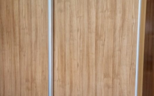 Habitaciones/estudio en piso de 3 dormitorios con wifi incluido en calle Elvira