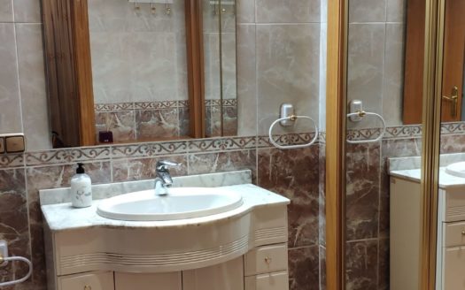 Alquiler de piso 3 dormitorios y 2 baños en Avd.Madrid