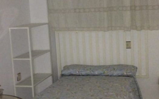Habitaciones en piso de 4 dormitorios, 1 baño y 1 aseo en Armilla