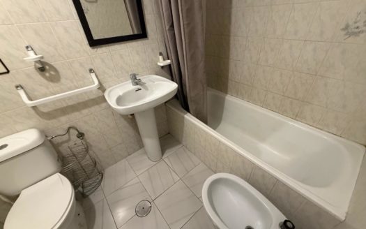 Ático de 3 dormitorios con piscina  en ALBOLOTE junto METRO y Mercadona