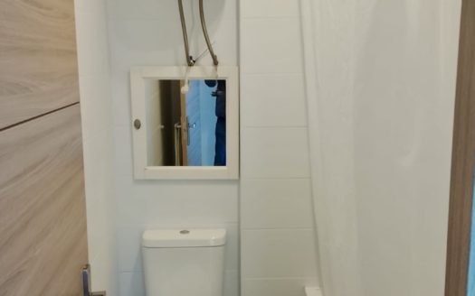 Estupendo apartamento de un dormitorio con patio en Víznar