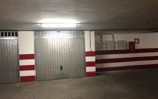 Venta de plaza de garaje cerrada en Avd Madrid
