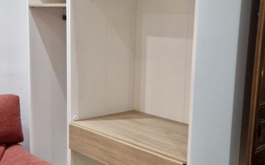 Habitaciones/estudio en piso de 3 dormitorios con wifi incluido en calle Elvira