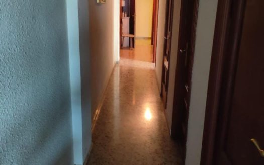 Piso de 4 dormitorios y 2 baños de 106m2 en Camino de Ronda