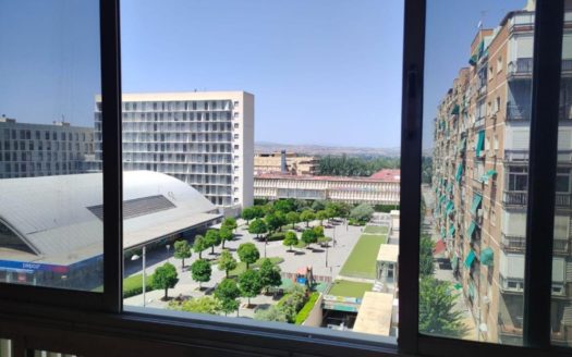 Piso de 4 dormitorios y 2 baños de 106m2 en Camino de Ronda