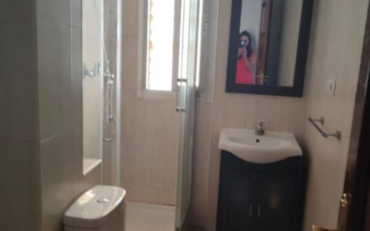 Piso de 4 dormitorios y 2 baños de 106m2 en Camino de Ronda