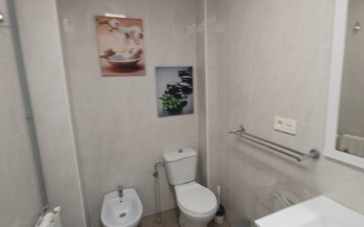 Piso de 5 dormitorios y 2 baños en Emperatriz Eugenia