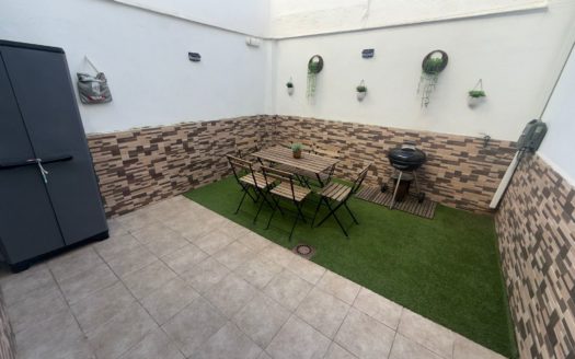 Casa con LICENCIA TURÍSTICA en Granada – 4 dormitorios | Zona Traumatología | Inversión TOP