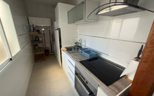 Casa con LICENCIA TURÍSTICA en Granada – 4 dormitorios | Zona Traumatología | Inversión TOP