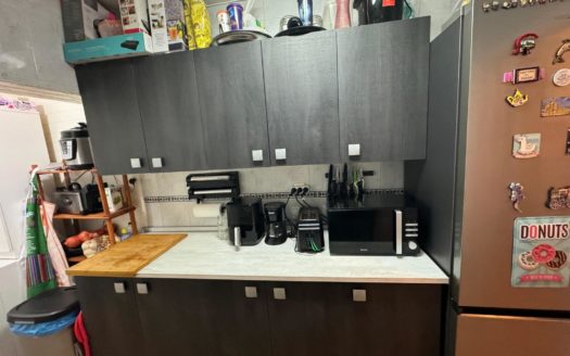 Piso de 5 dormitorios y 2 baños junto Tráfico