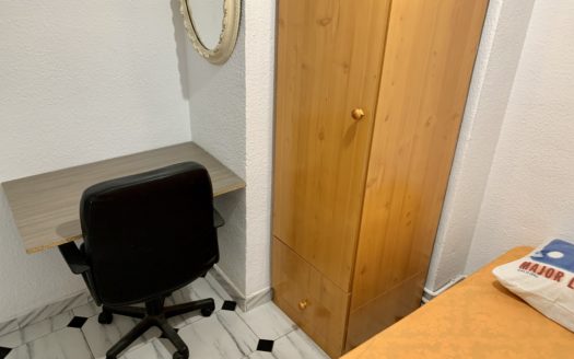 Excelente piso de 7 dormitorios, 4 baños y terraza para INVERSORES en Emperatriz Eugenia