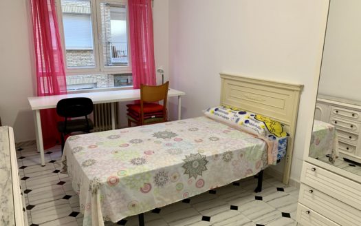 Excelente piso de 7 dormitorios, 4 baños y terraza para INVERSORES en Emperatriz Eugenia