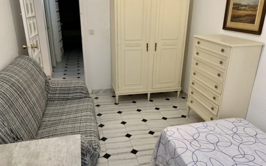 Excelente piso de 7 dormitorios, 4 baños y terraza para INVERSORES en Emperatriz Eugenia