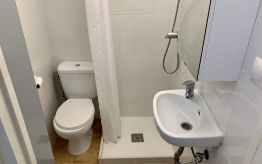 Excelente piso de 7 dormitorios, 4 baños y terraza para INVERSORES en Emperatriz Eugenia