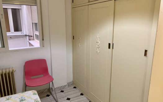 Excelente piso de 7 dormitorios, 4 baños y terraza para INVERSORES en Emperatriz Eugenia