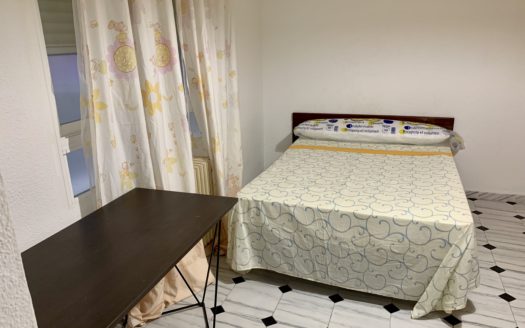 Excelente piso de 7 dormitorios, 4 baños y terraza para INVERSORES en Emperatriz Eugenia