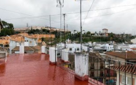 Piso de 3 dormitorios junto Cervezas Alhambra