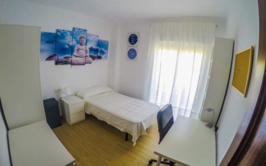 3 Habitaciones para chicas en Realejo
