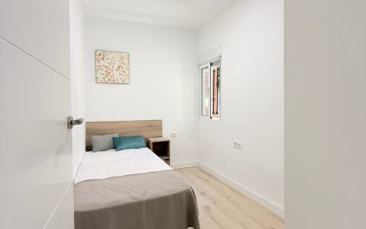Piso de 4 dormitorios en Tráfico (Granada).